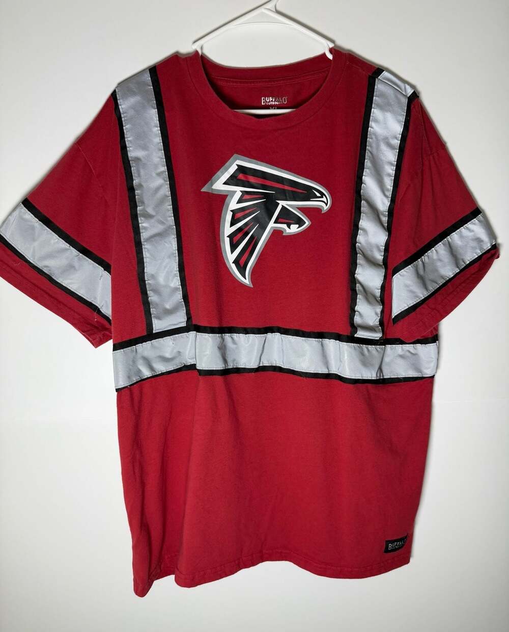 Men's Atlanta Falcons Red Safety Heavyweight T-Shirt Size XL Buffalo Outdoors